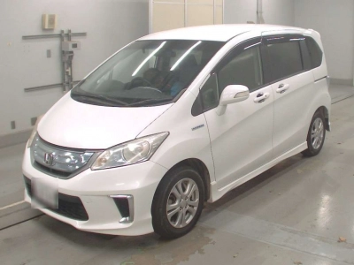HONDA FREED HYBRID