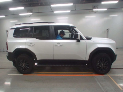 TOYOTA LAND CRUISER 250