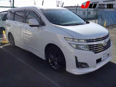 NISSAN ELGRAND