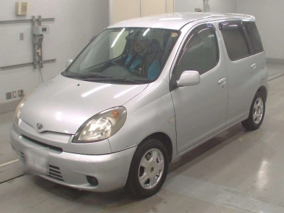 TOYOTA FUN CARGO