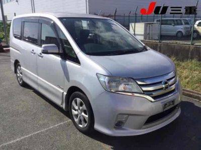 NISSAN SERENA