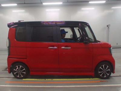 HONDA N BOX CUSTOM