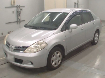 NISSAN TIIDA LATIO