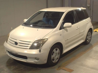 TOYOTA IST