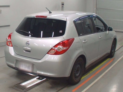 NISSAN TIIDA