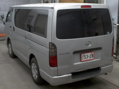 TOYOTA REGIUS VAN