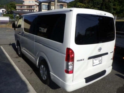 TOYOTA HIACE VAN