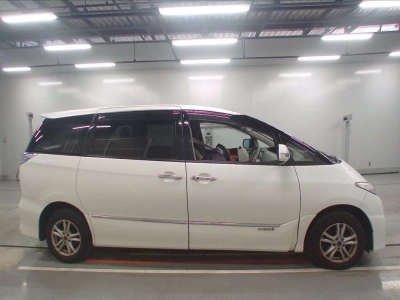 TOYOTA ESTIMA HYBRID