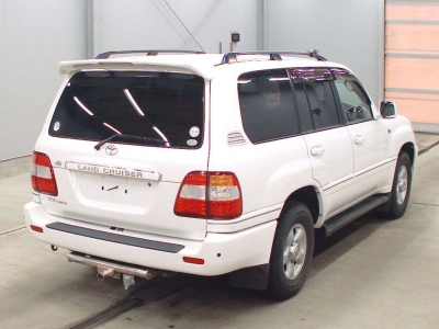 TOYOTA LAND CRUISER 100