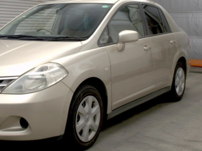 NISSAN TIIDA LATIO