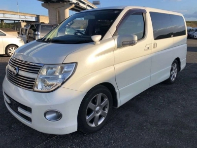 NISSAN ELGRAND