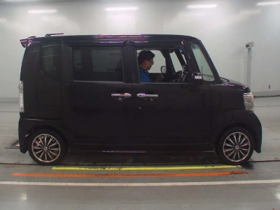 HONDA N BOX CUSTOM