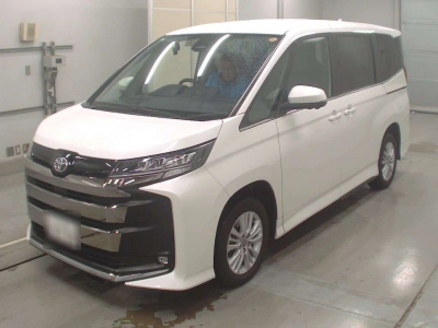 TOYOTA NOAH