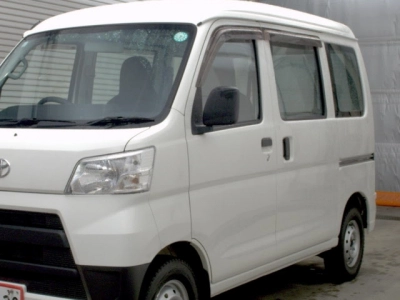 TOYOTA PIXIS VAN