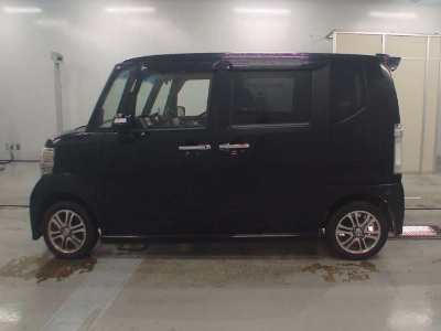 HONDA N BOX CUSTOM