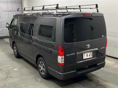 TOYOTA REGIUS VAN