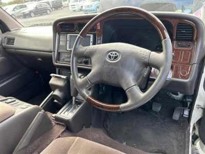 TOYOTA HIACE WAGON