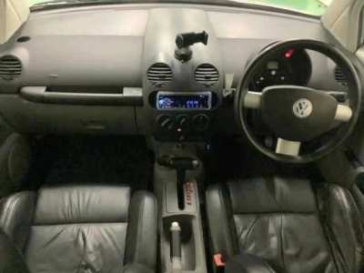 VOLKSWAGEN NEW BEETLE