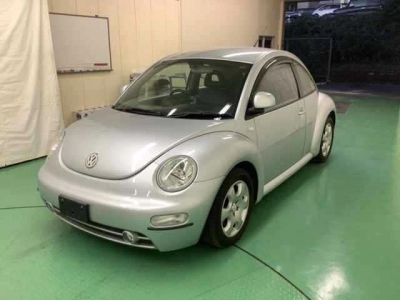 VOLKSWAGEN NEW BEETLE
