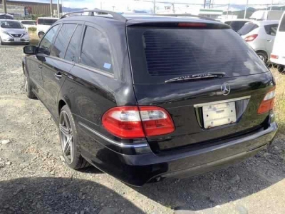 MERCEDES BENZ E CLASS