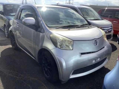 TOYOTA IQ