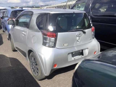 TOYOTA IQ