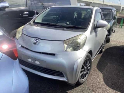 TOYOTA IQ