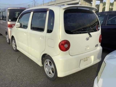 DAIHATSU MOVE LATTE
