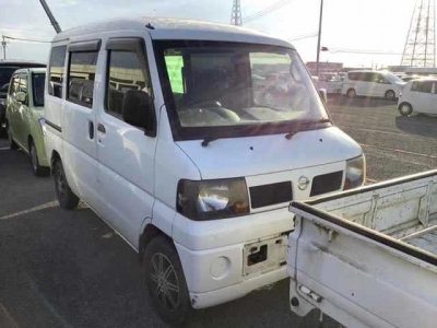 NISSAN CLIPPER VAN
