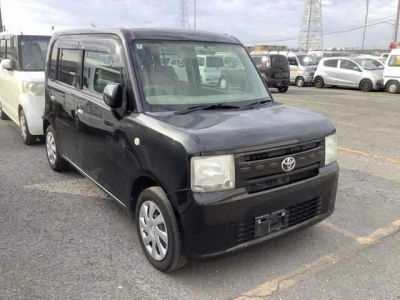 TOYOTA PIXIS SPACE