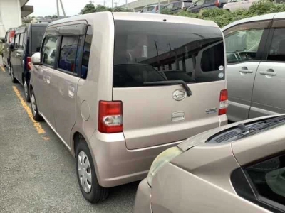 DAIHATSU MOVE CONTE