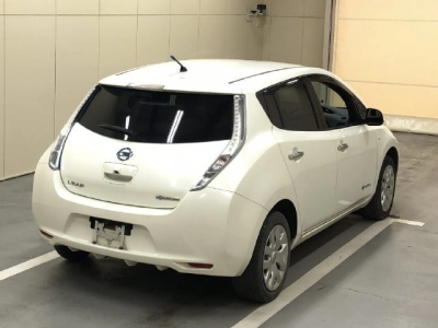NISSAN LEAF