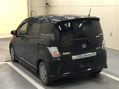 HONDA FREED SPIKE