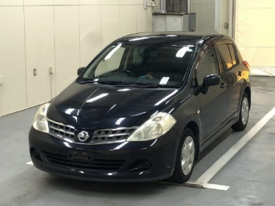 NISSAN TIIDA