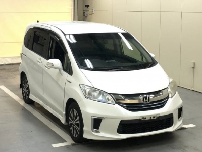 HONDA FREED HYBRID