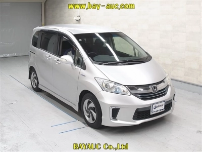 HONDA FREED HYBRID