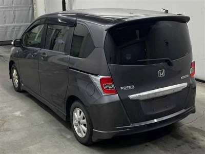 HONDA FREED HYBRID