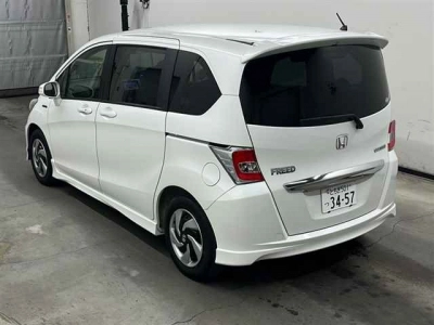 HONDA FREED HYBRID
