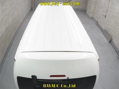 TOYOTA HIACE COMMUTER