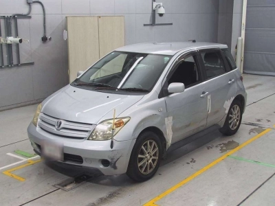 TOYOTA IST