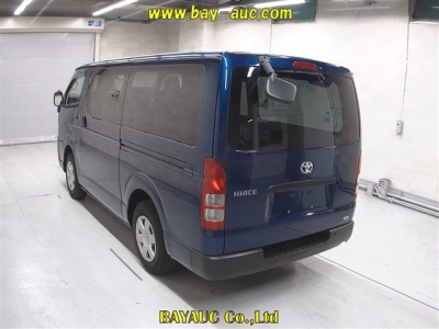 TOYOTA HIACE VAN