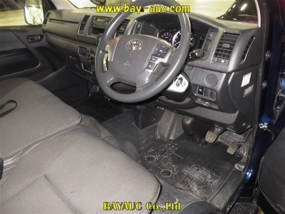 TOYOTA HIACE VAN