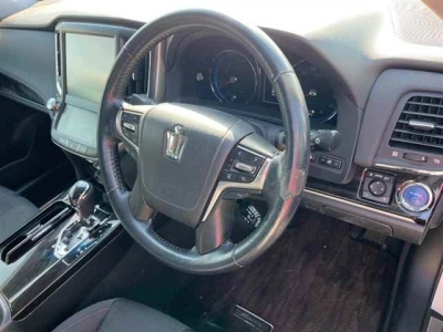 TOYOTA CROWN HYBRID