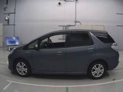 HONDA FIT SHUTTLE HYBRID