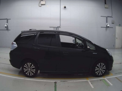 HONDA FIT SHUTTLE HYBRID