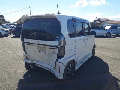 HONDA N BOX CUSTOM