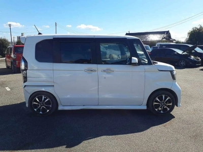 HONDA N BOX CUSTOM