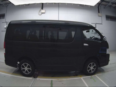 TOYOTA HIACE WAGON