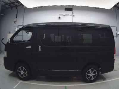 TOYOTA HIACE WAGON
