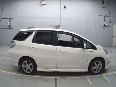 HONDA FIT SHUTTLE HYBRID
